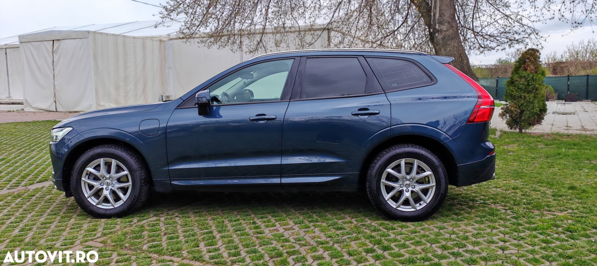 Volvo XC 60 T8 Twin Engine AWD Momentum - 4