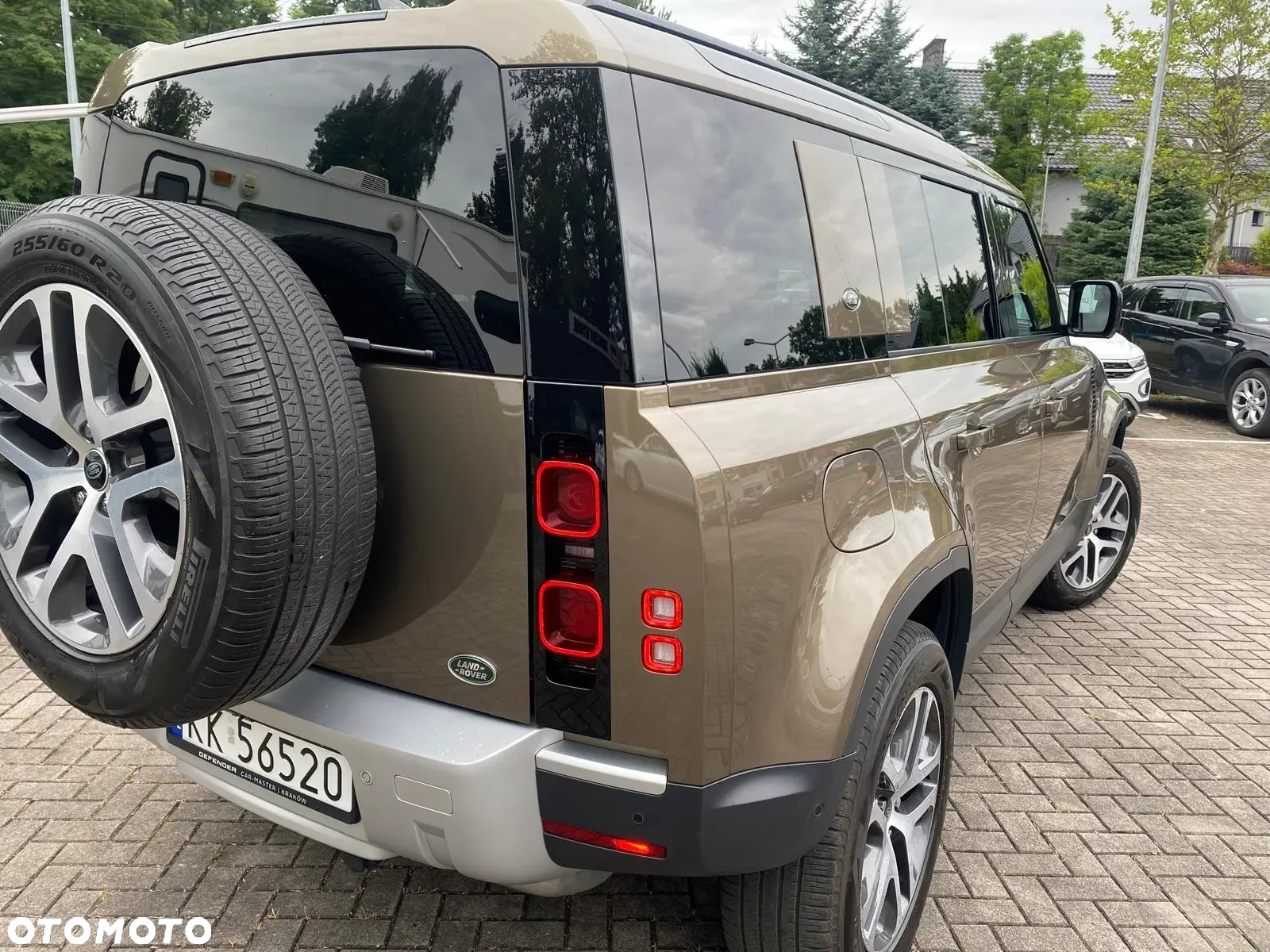 Land Rover Defender - 6