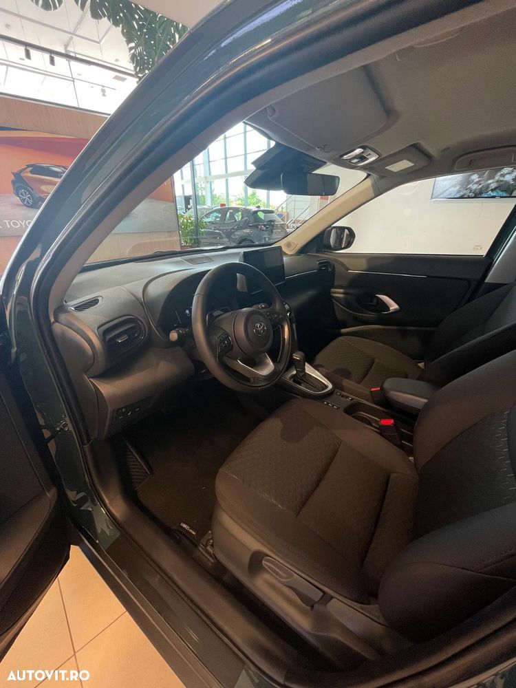 Toyota Yaris Cross 1.5 VVT-i HSD 116 4x2 HEV Business - 13