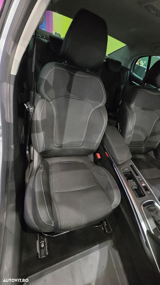 Renault Megane TCe 140 GPF EDC Techno - 14