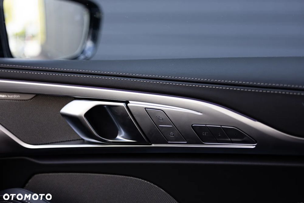 BMW Seria 8 840d xDrive mHEV - 14