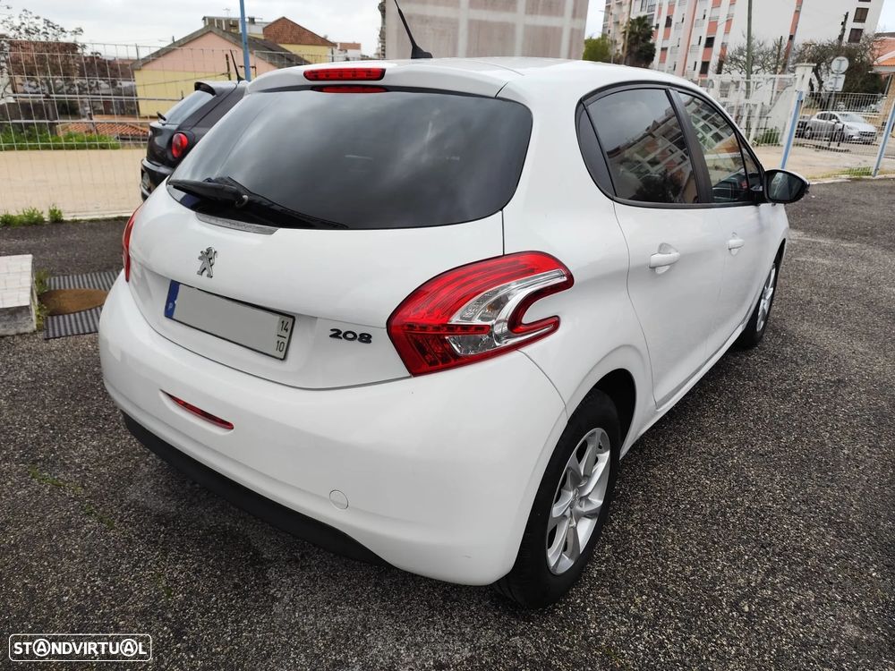 Peugeot 208 1.2 VTi SE Style - 4
