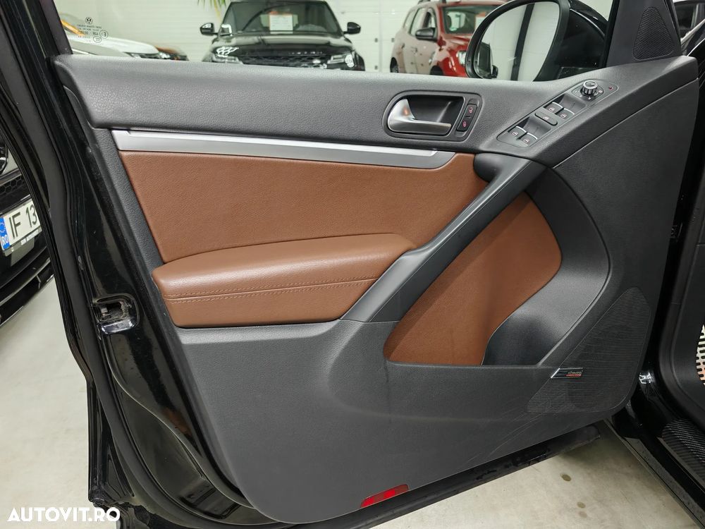 Volkswagen Tiguan 2.0 TDI DPF 4Motion BlueMotion Technology DSG Sport & Style - 18