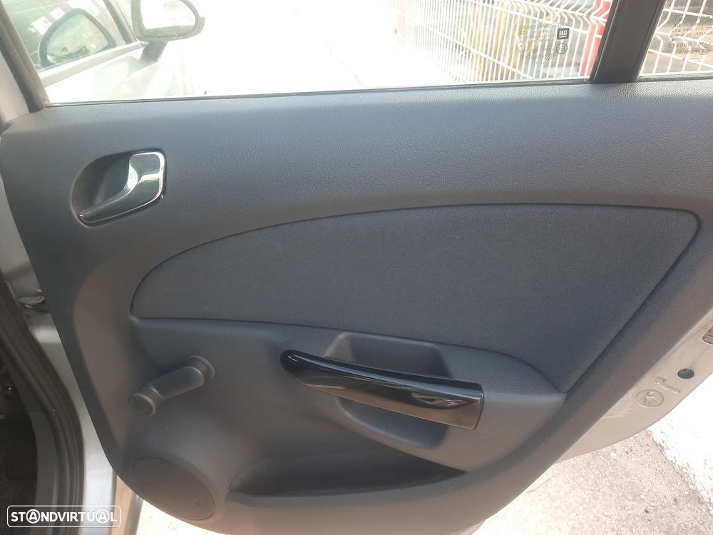 Opel Corsa 1.3 CDTI Enjoy EcoFLEX - 23