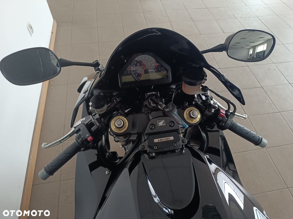 Honda CBR - 16