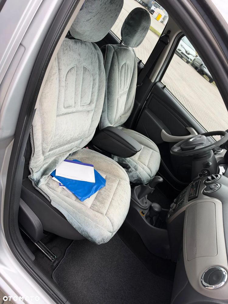 Dacia Sandero 1.2 16V Ambiance - 29