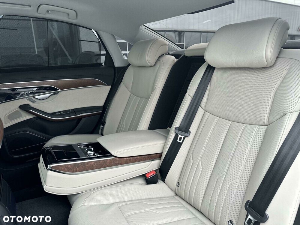 Audi A8 - 12