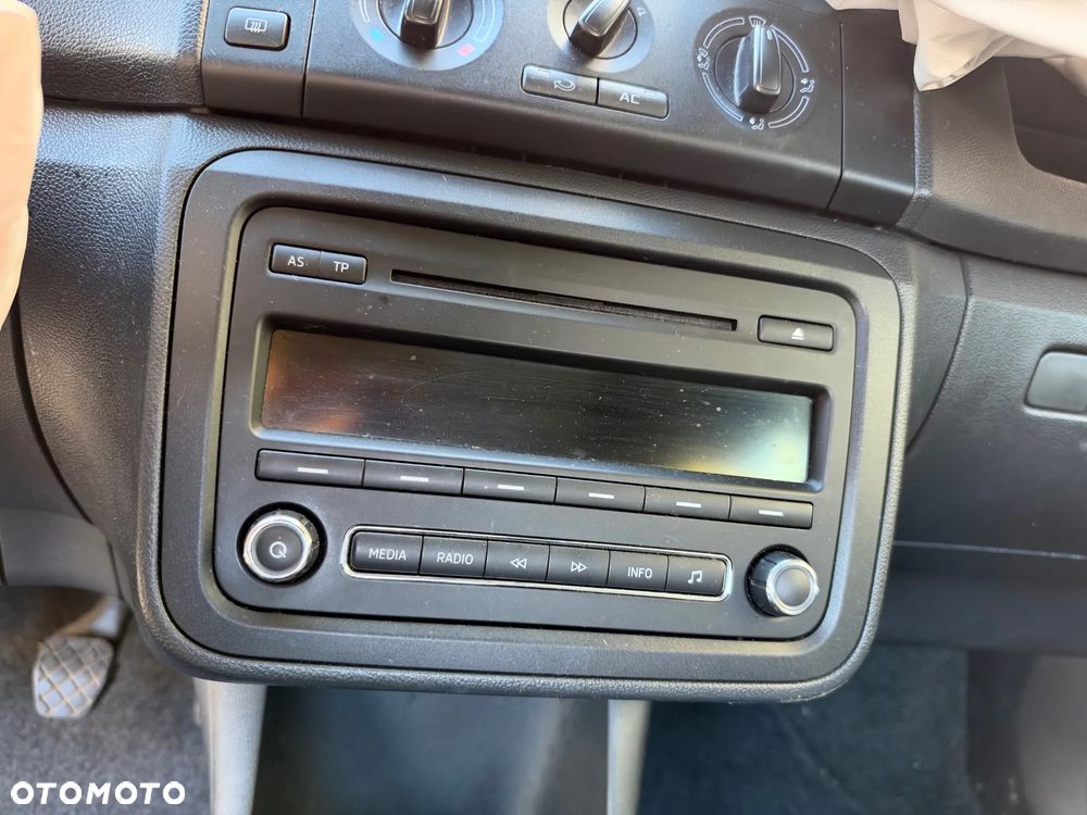 Skoda Fabia II radio - 1