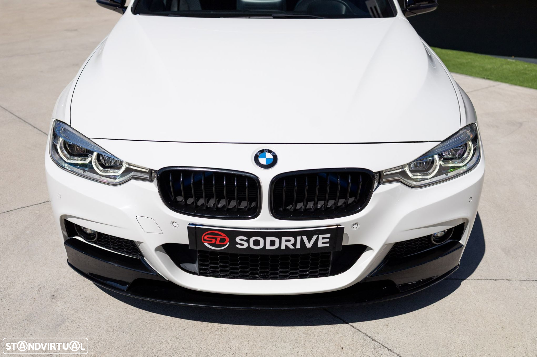 BMW 330 d Touring xDrive Pack M - 16