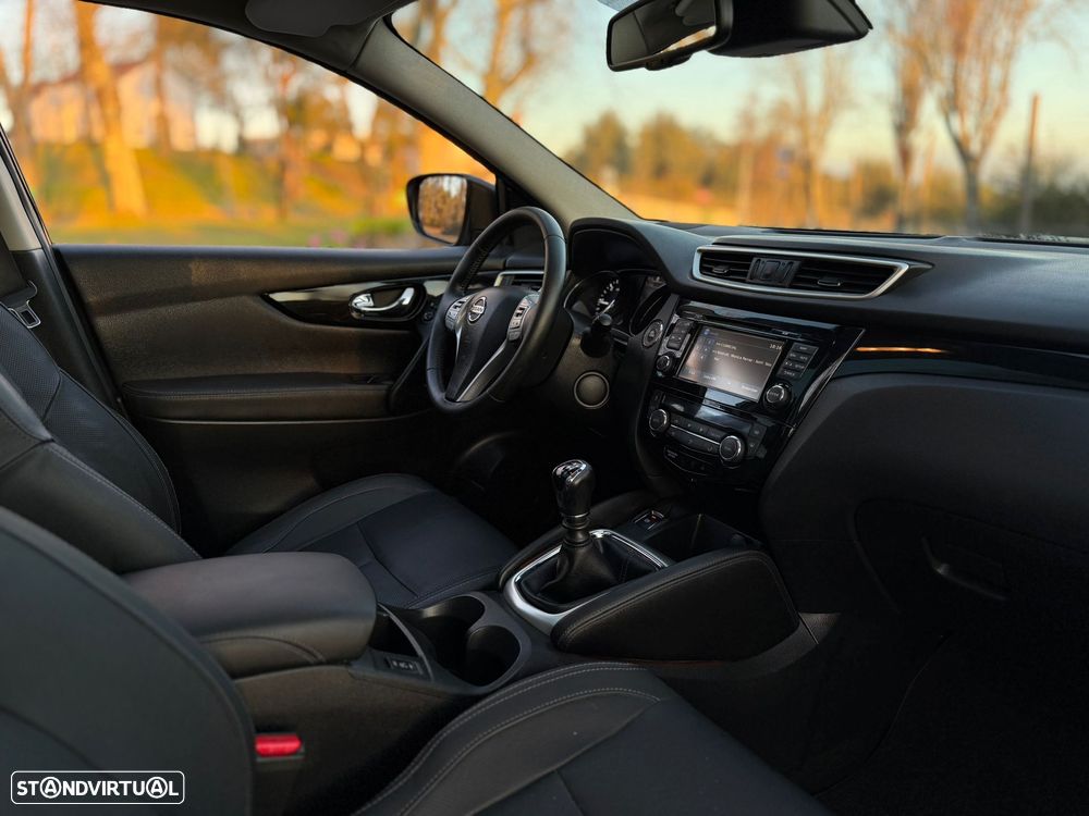 Nissan Qashqai 1.5 dCi Tekna Premium 17 Pele S P.Preta - 9
