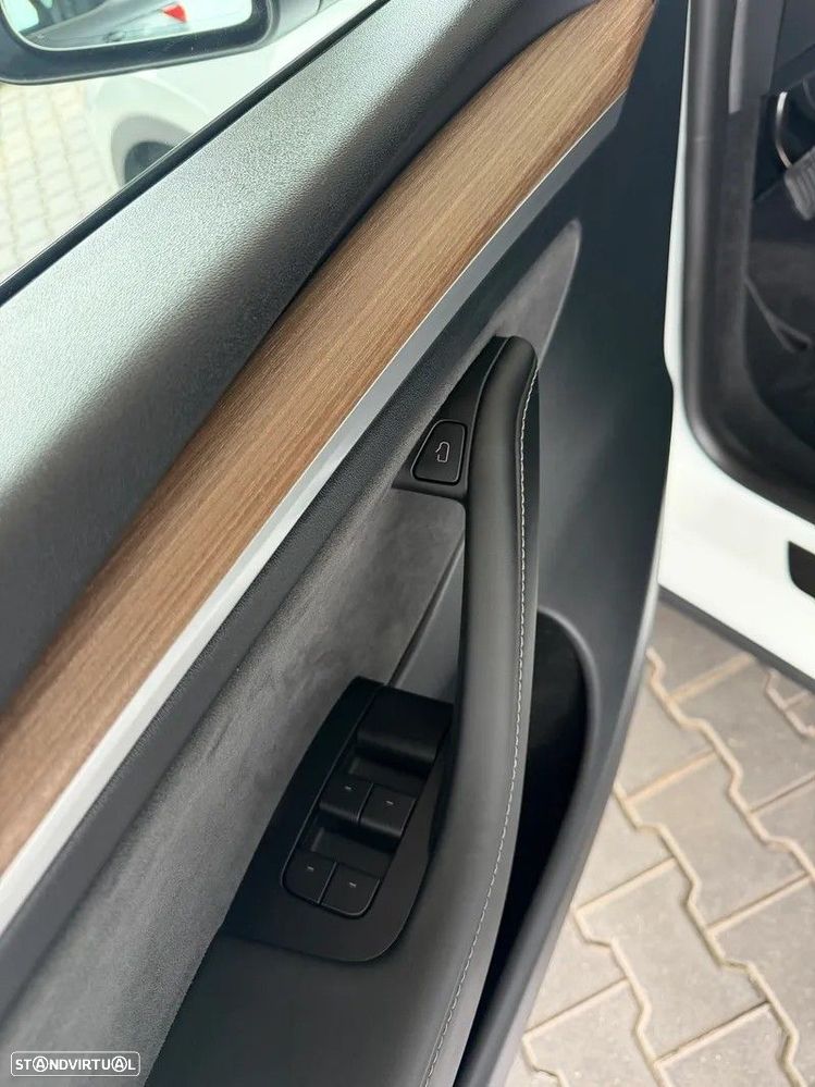 Tesla Model Y Tração Traseira - 46