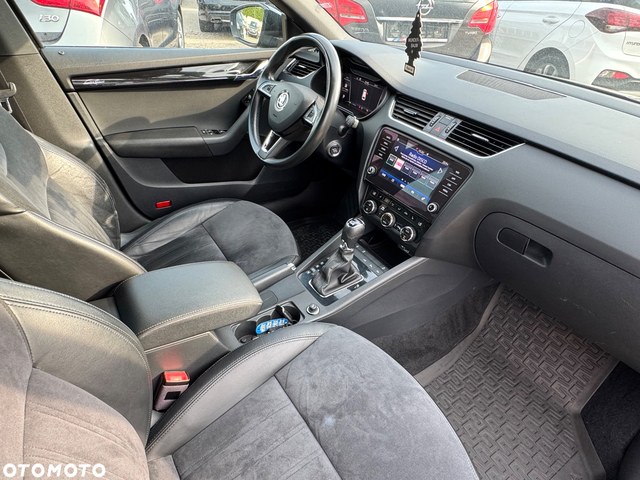 Skoda Octavia 2.0 TDI 4x4 L&K DSG - 9