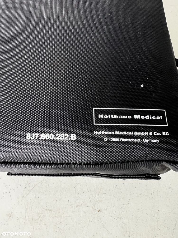 AUDI APTECZKA SAMOCHODOWA ORYGINAŁ 8J7860282B - 2