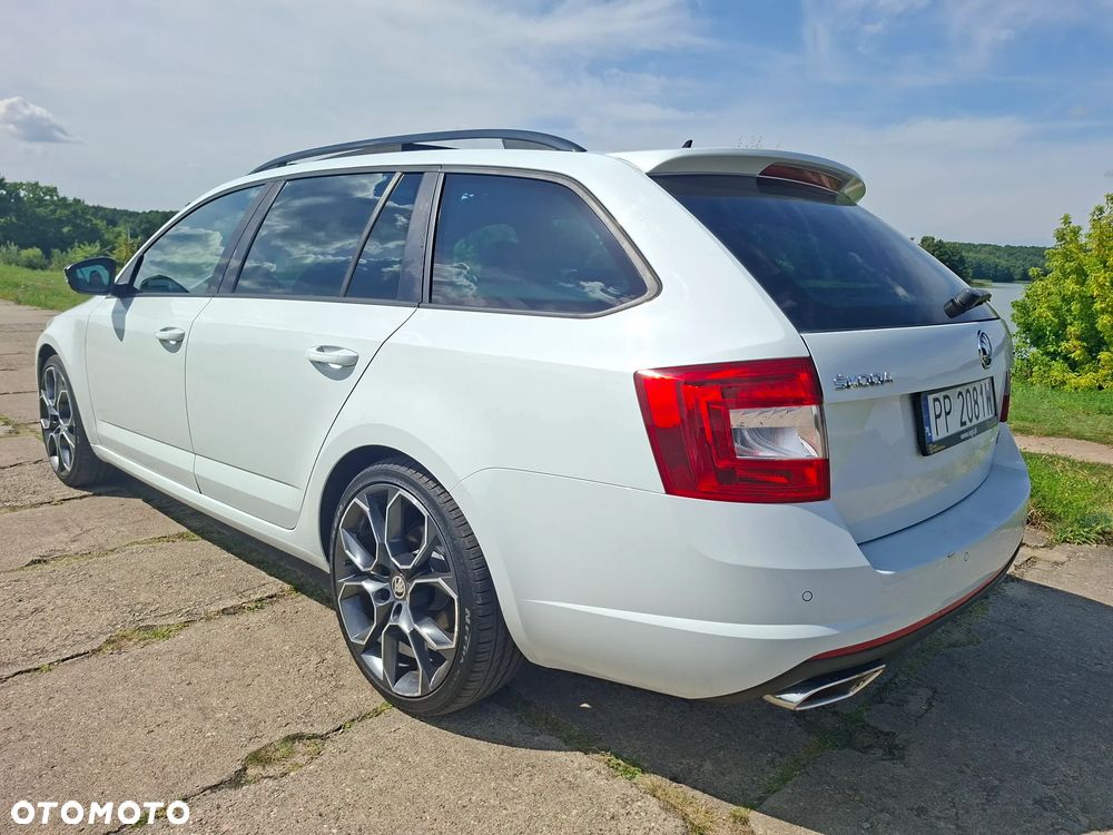 Skoda Octavia 2.0 TDI DSG RS - 4