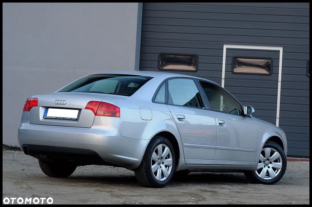 Audi A4 Limousine - 18