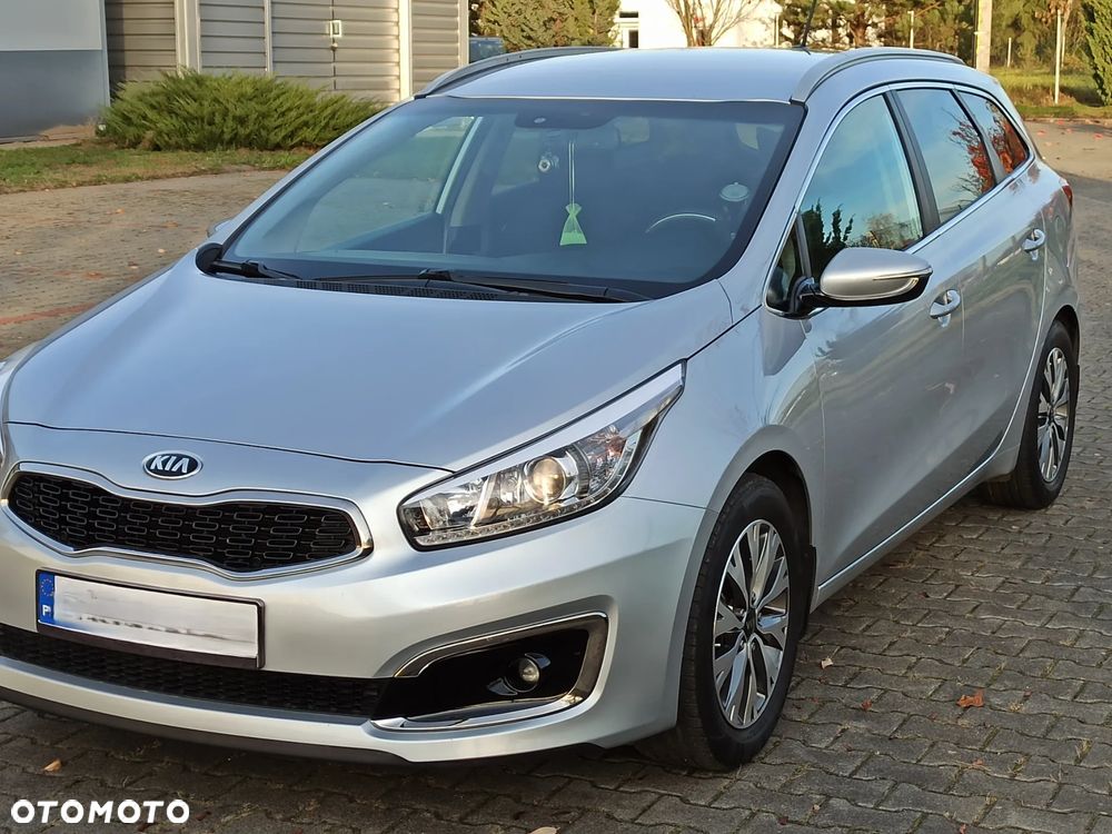 Kia Ceed 1.6 GDI L Business Line - 14