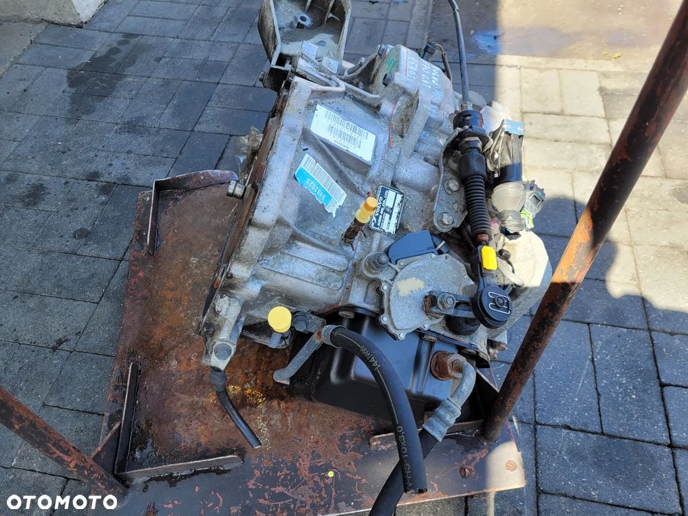 Volvo V70 II 2.4T Skrzynia biegow 55-51SN - 6