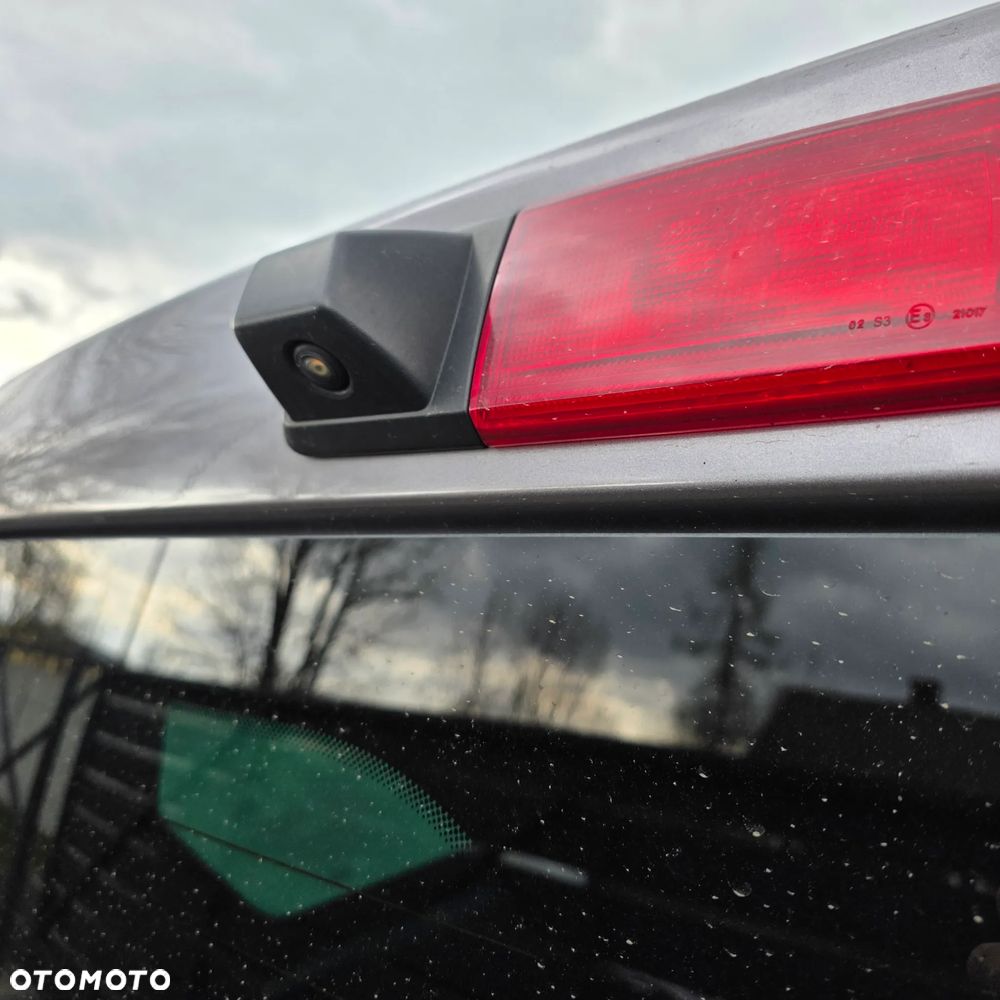 Renault Trafic 2.0 dCi EDC - 9