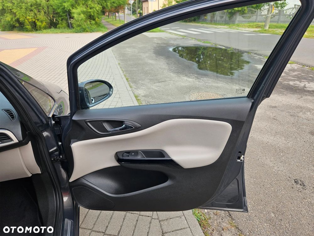 Opel Corsa 1.4 16V Cosmo - 18