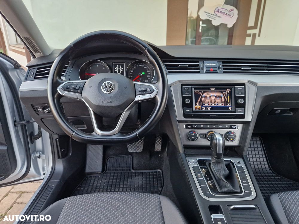 Volkswagen Passat - 11