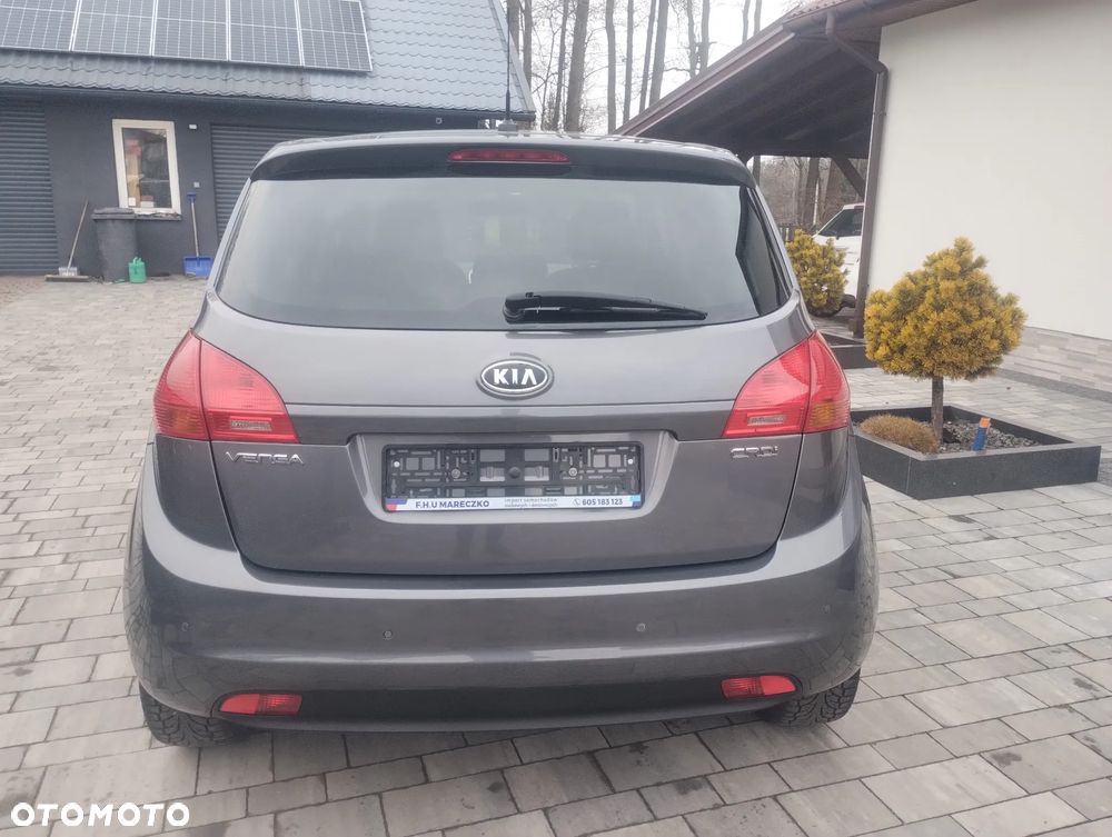 Kia Venga - 12