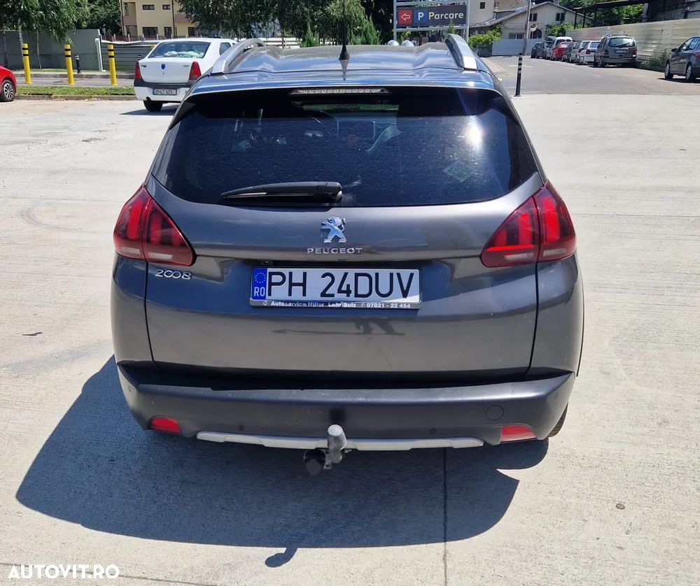 Peugeot 2008 1.2 PureTech Turbo S&S Allure - 4