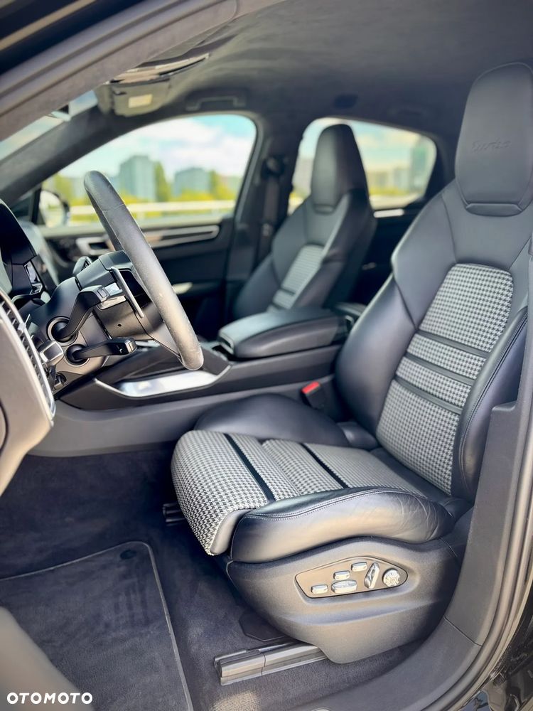 Porsche Cayenne - 10