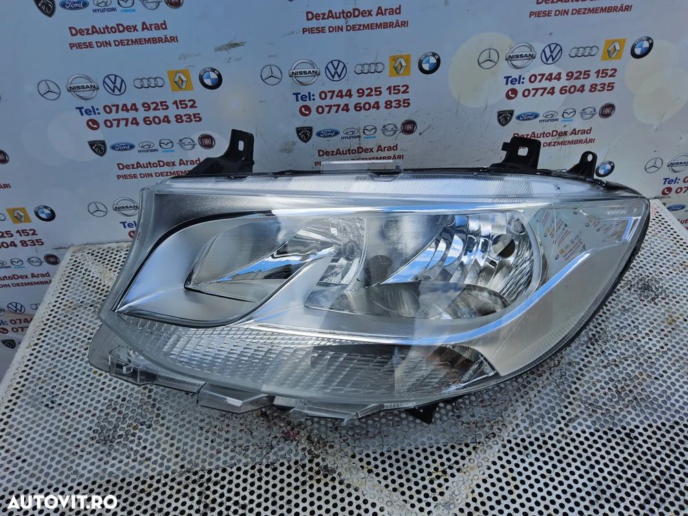 Far stânga Mercedes Sprinter w907 cod a9109060000 far stânga w910 mici defecte - 1