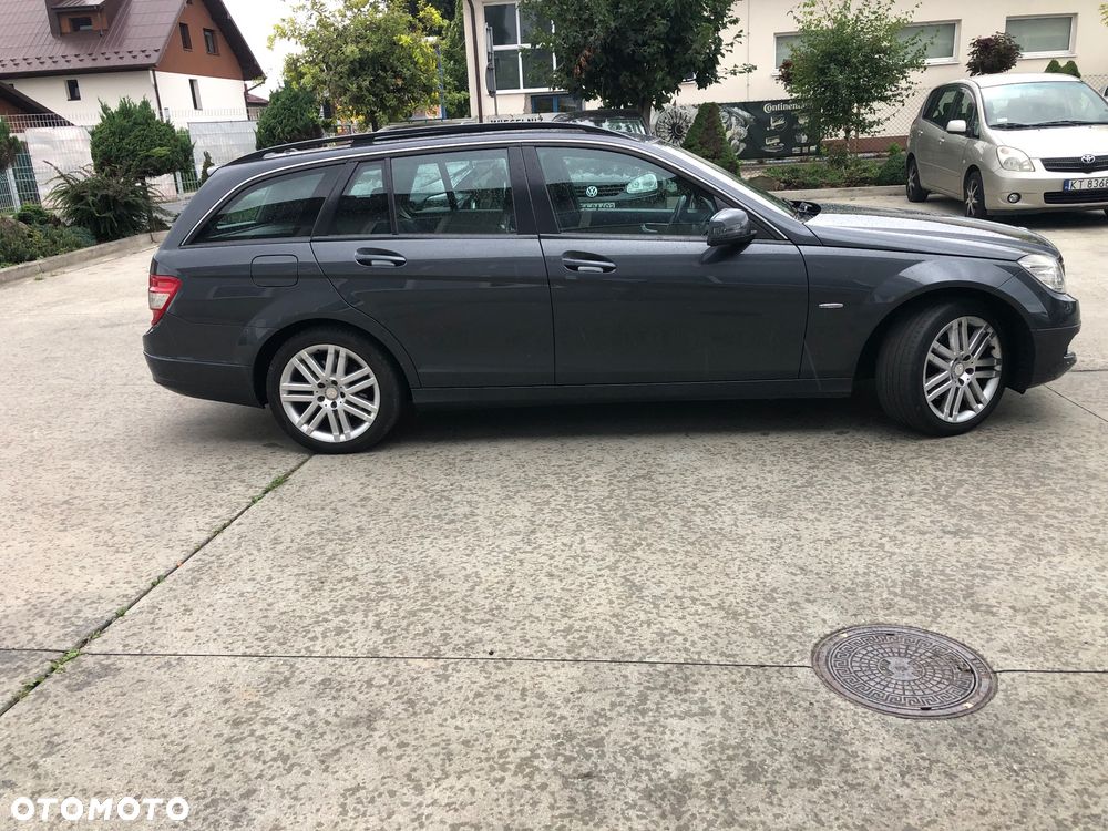 Mercedes-Benz Klasa C 220 CDI BlueEff Avantgarde - 25
