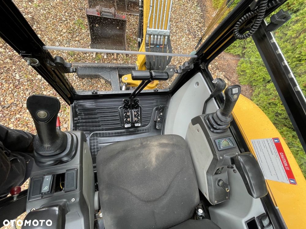 Caterpillar 302.7D CR - 37