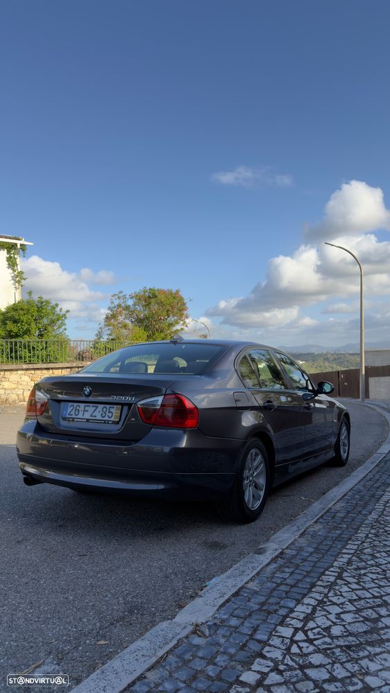 BMW 320 d - 8