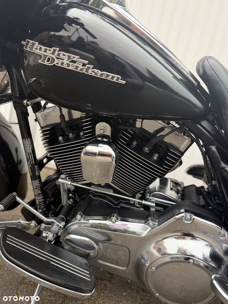 Harley-Davidson Touring Street Glide - 14