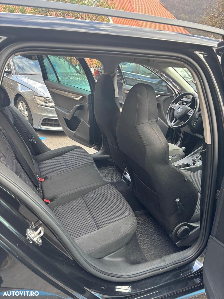 Skoda Octavia 1.6 TDI DSG Ambition - 18