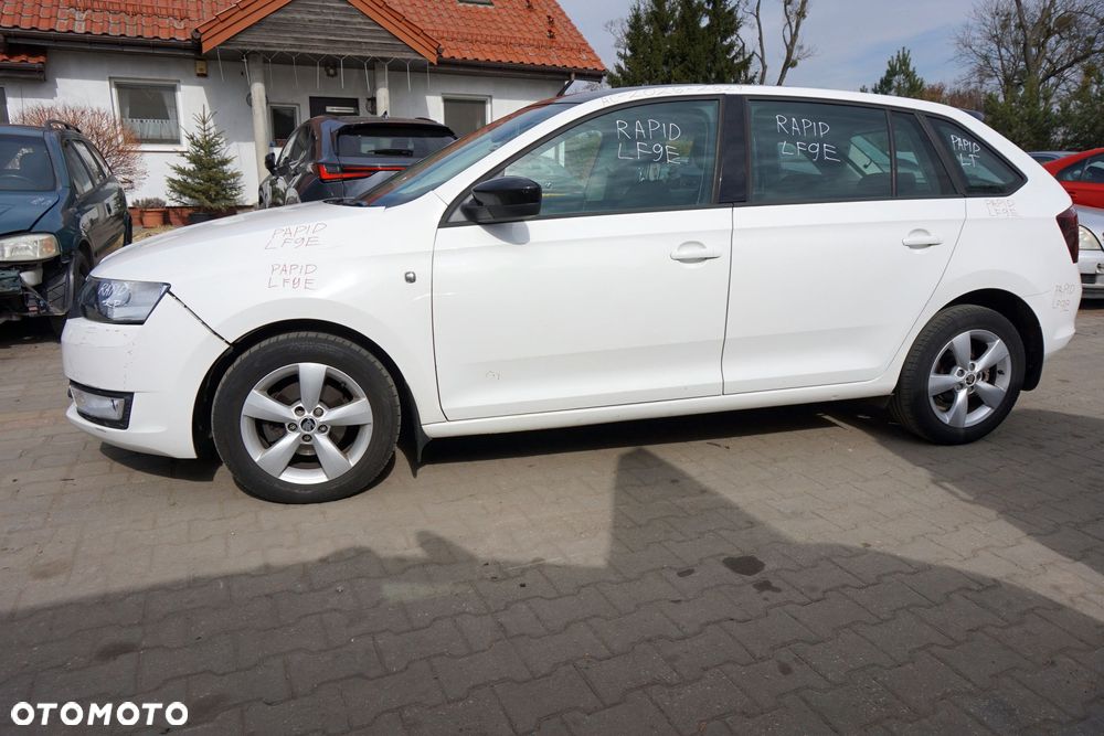 SKODA RAPID NH3 HB 2014 LF9E 1.2 TSI CBZA 86KM MFX BIAŁY na części - 2