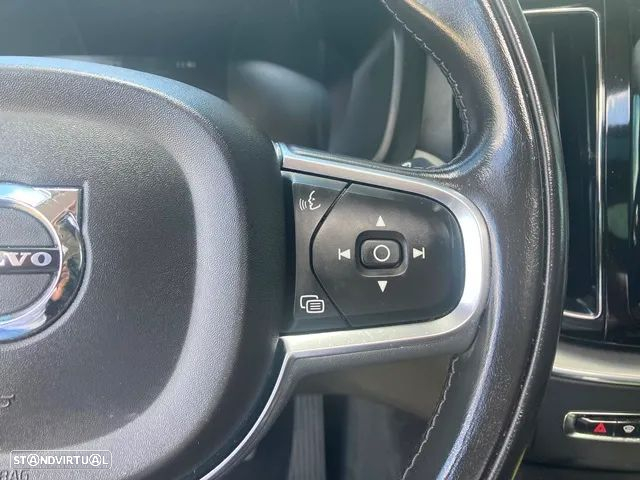 Volvo XC 60 2.0 T6 PHEV Inscription AWD - 19