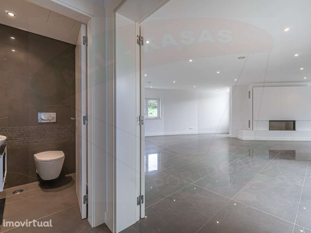 Elegante Moradia T4 - Piscina, Spa, Ginásio, Jardim - Belas Club Campo - Grande imagem: 5/37