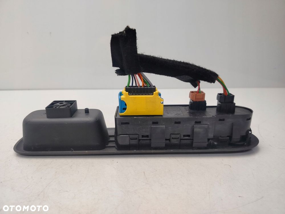 peugeot 5008 i 09r- panel sterowania szyb - 2