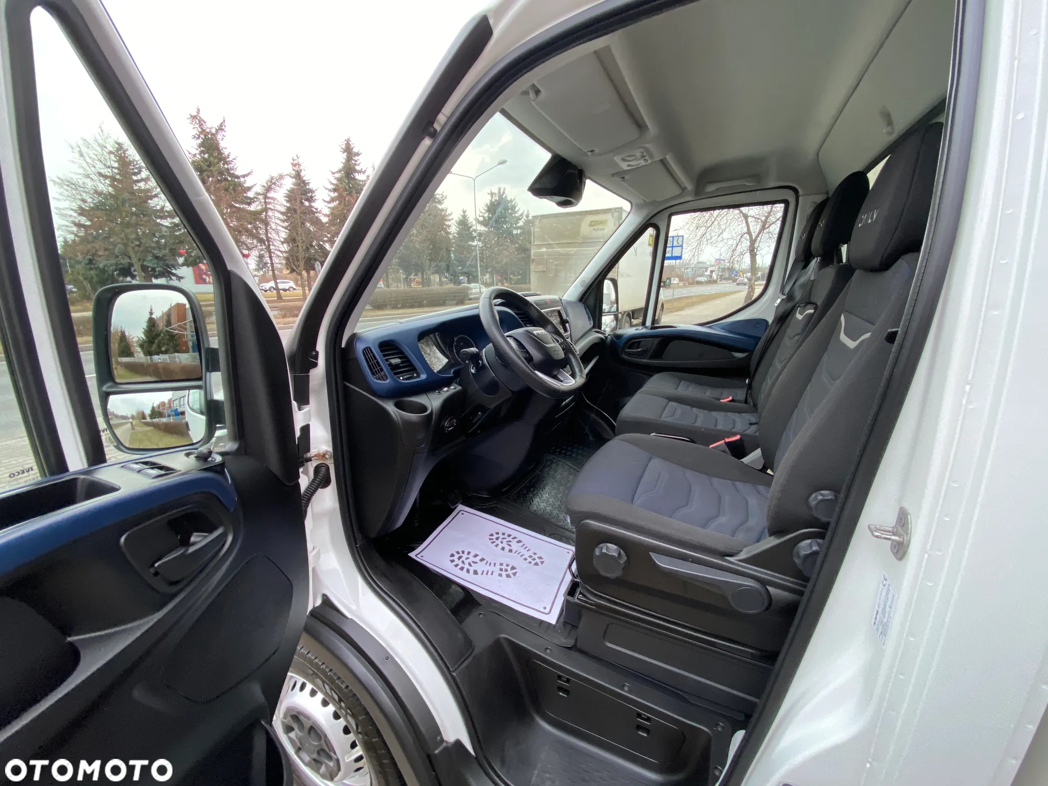 Iveco DAILY 35-160 HI-MATIC KONTENER 8 EUROPALET WINDA ZEPRO - 27