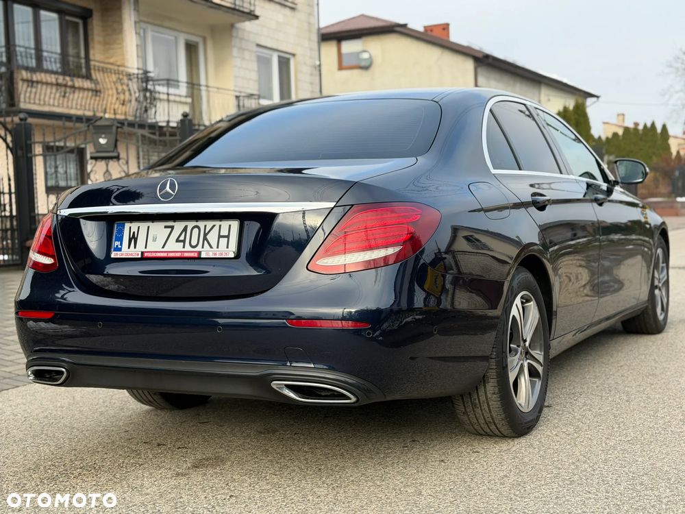Mercedes-Benz Klasa E 220 d 4-Matic 9G-TRONIC - 4
