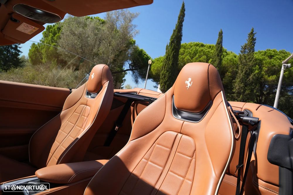 Ferrari Portofino M - 13