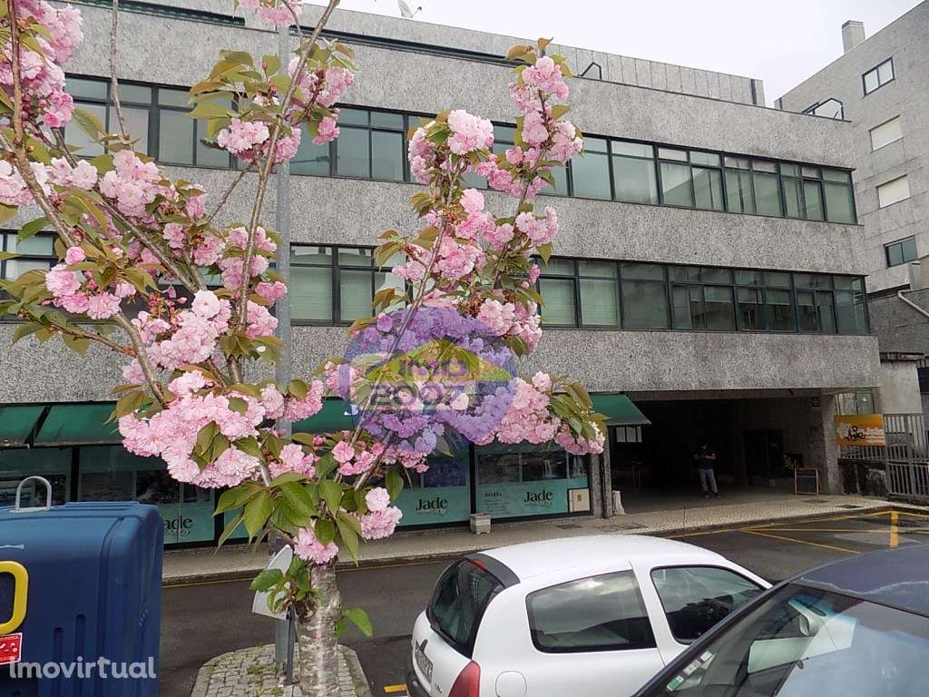 Loja com 1053m2 no centro de São João da Madeira - Grande imagem: 2/60