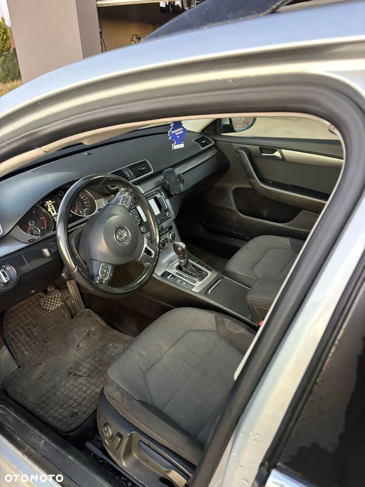 Volkswagen Passat 2.0 TDI Comfortline DSG - 4