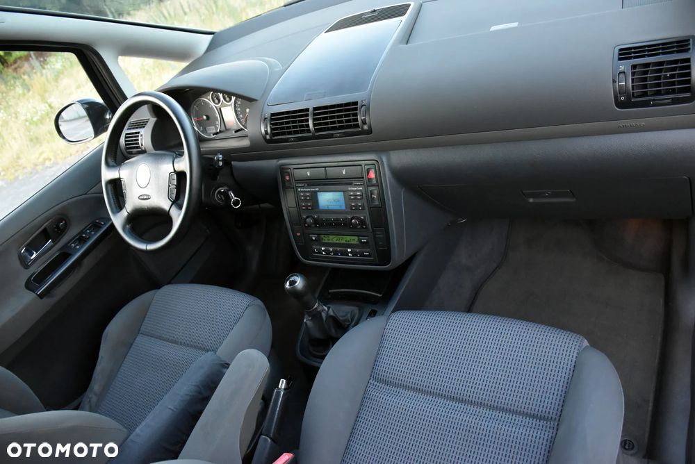 Volkswagen Sharan 1.9 TDI Comfortline - 6