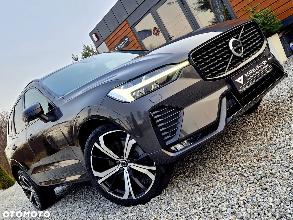 Volvo XC 60 B4 D Plus Dark - 32
