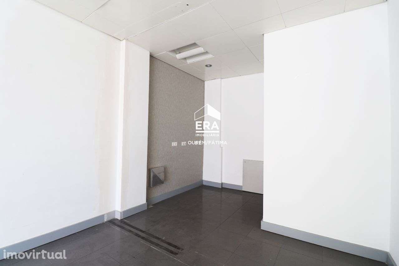 Loja localizada no Centro da Cidade de Ourém - Grande imagem: 5/22