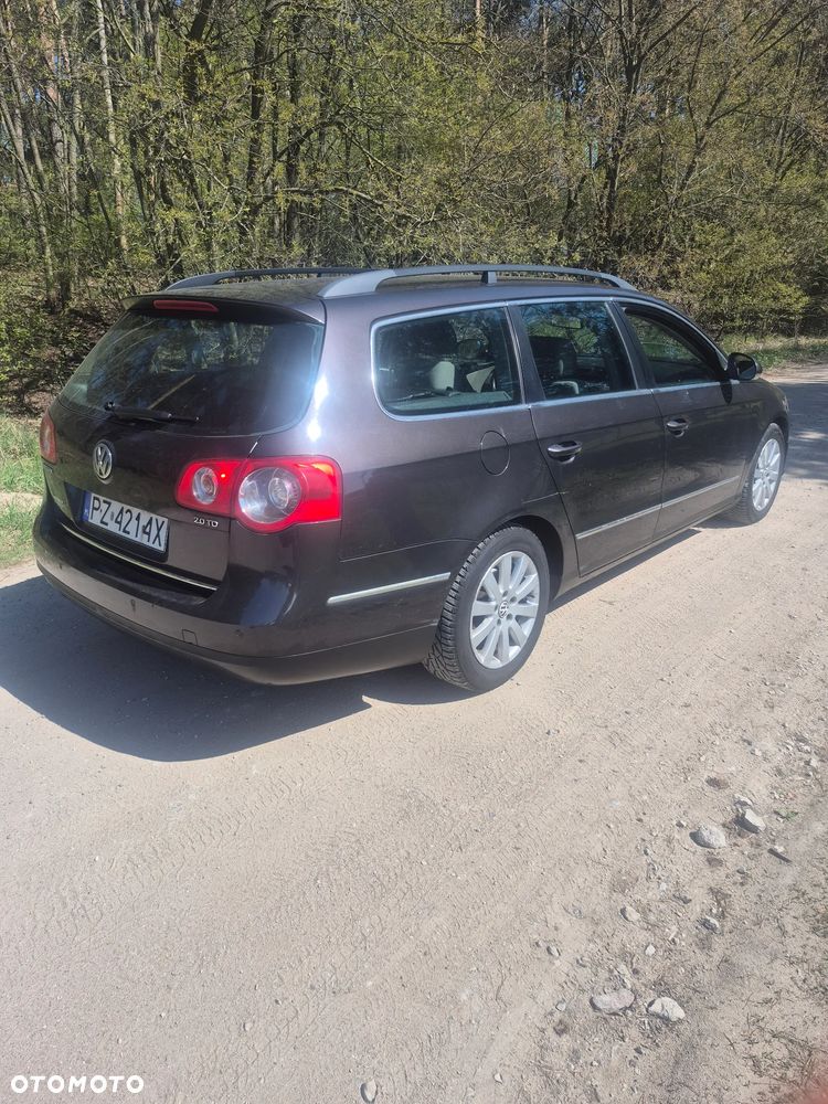 Volkswagen Passat 2.0 TDI Trendline DSG - 3