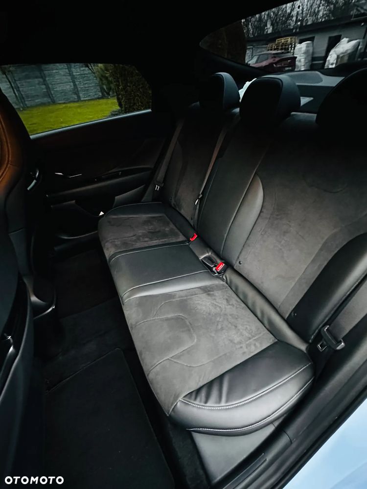 Hyundai Elantra - 8