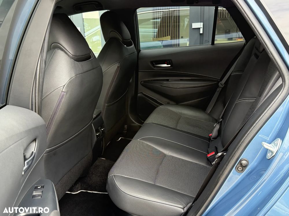 Toyota Corolla 1.8 HSD Dynamic - 11
