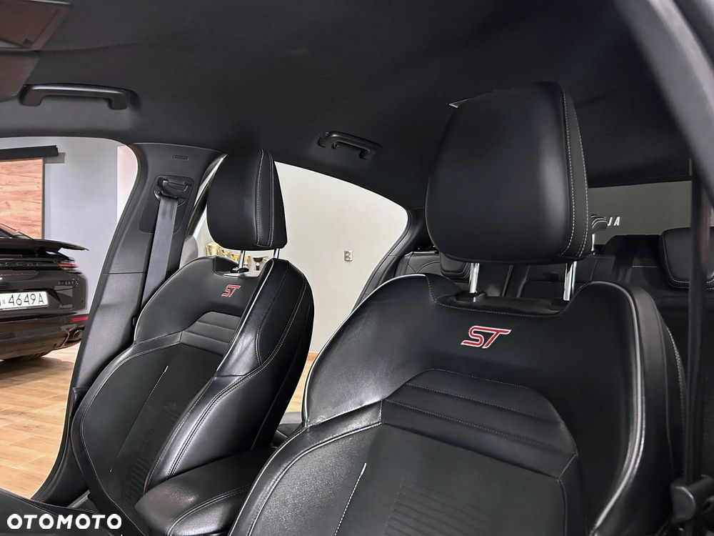 Ford Focus 2.3 EcoBoost ST Edition - 8