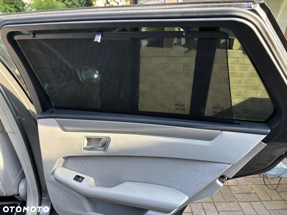 Mercedes-Benz Klasa E 350 CDI 4-Matic BlueEff - 34